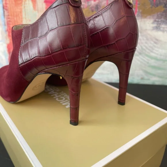 Michael Kors Sammy Ankle Boot - Picture 4 of 8